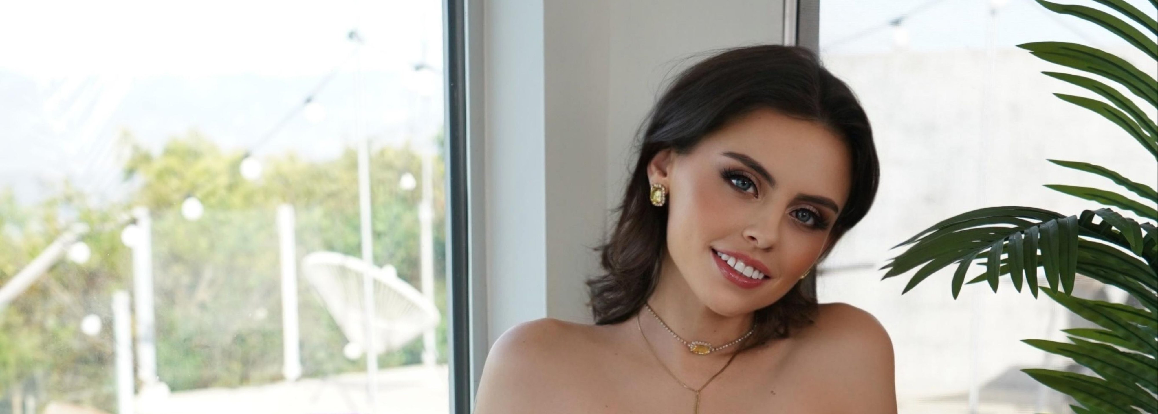VR Porn star: Angel Windell