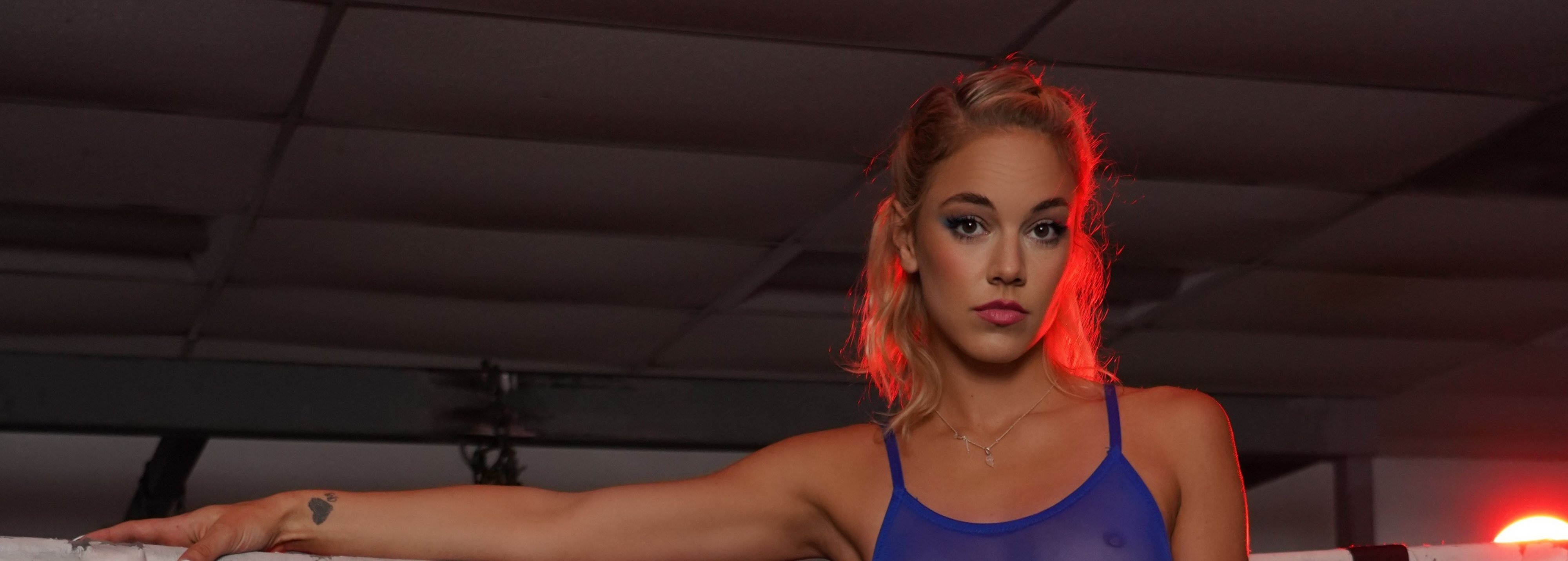 VR Porn star: Kelsey Kane